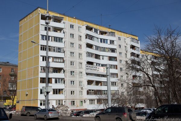 Обшивка лоджий и балконов сайдингом снаружи - фото 71